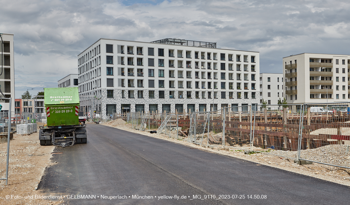 25.07.2023 - Rundgang im Alexisquartier in Neuperlach